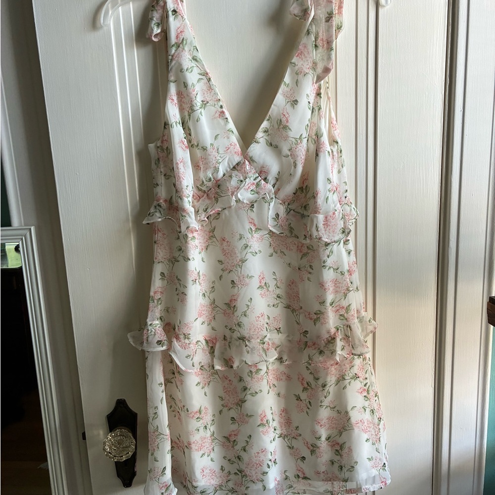 Lulu's Pink Floral V-Neck Dress